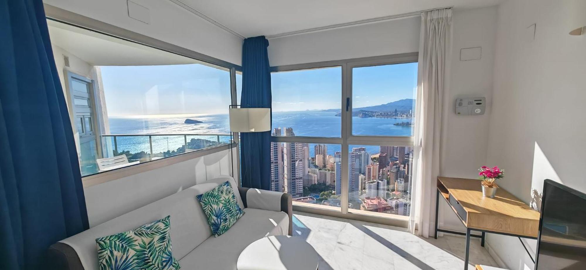 Highrise Apartment With Private Terrace & Sea Views - 34Th Floor 貝尼多姆 外观 照片